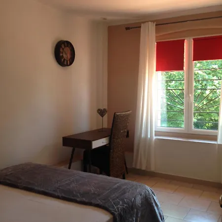 Отель Le Jardin Des Oliviers *
